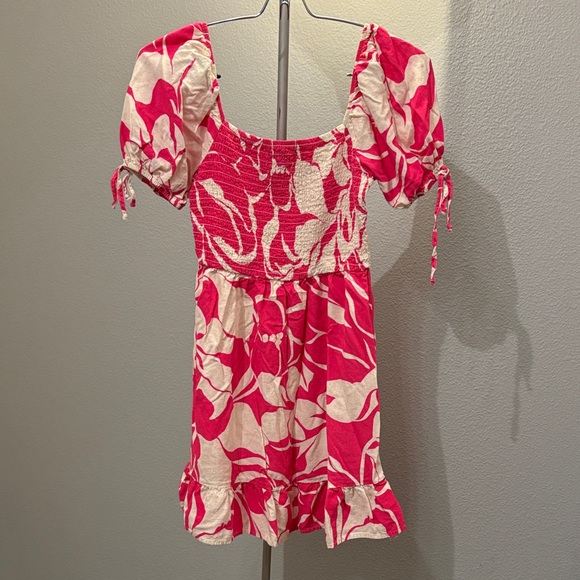 Lily Rose Dresses & Skirts - Lily Rose Pink and Cream Puff Sleeve Blouse mini floral